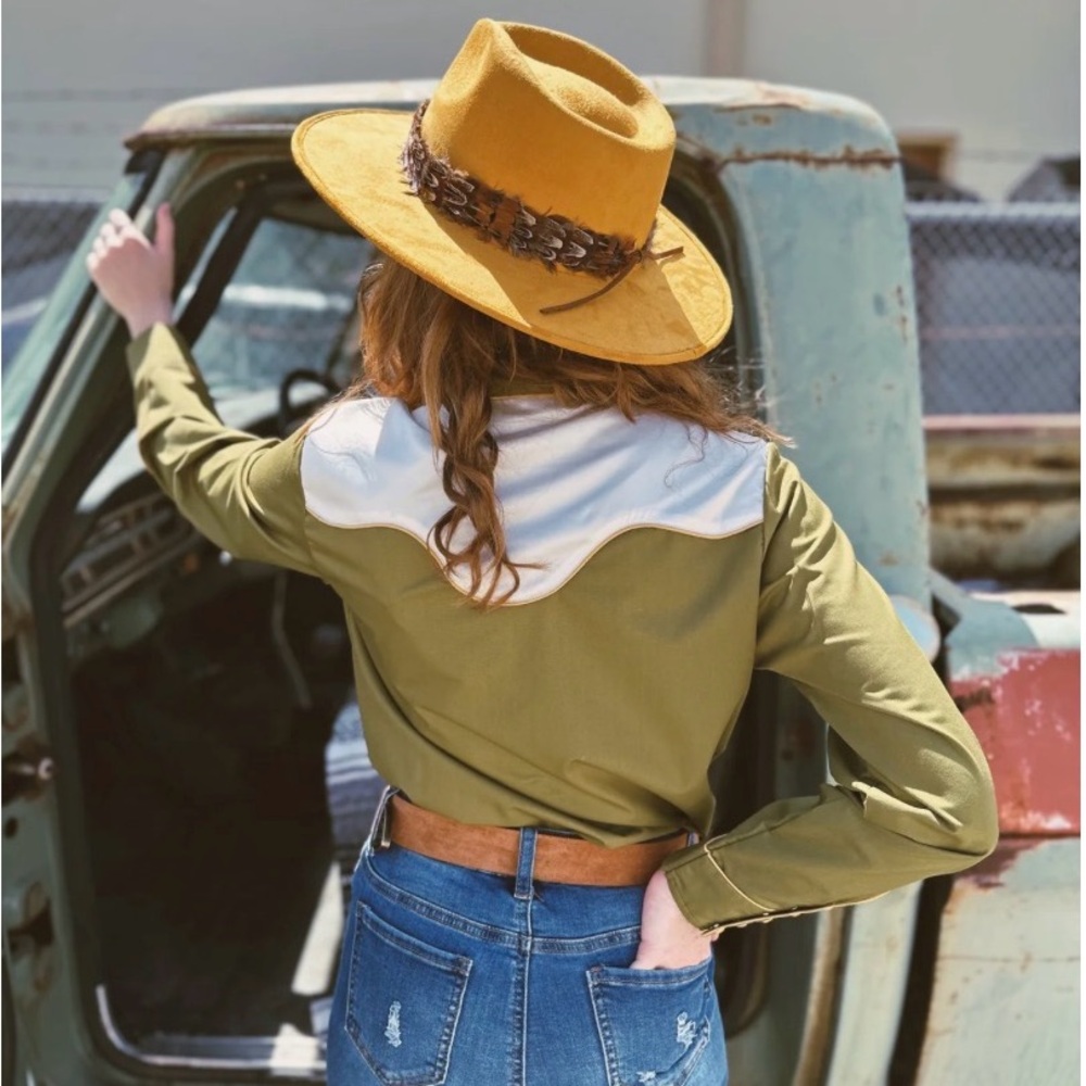 Western Olive Green Shirt with Horse Print - Picture 3 of 8